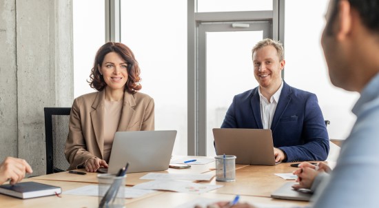 Massenrekrutierung von Mitarbeitern